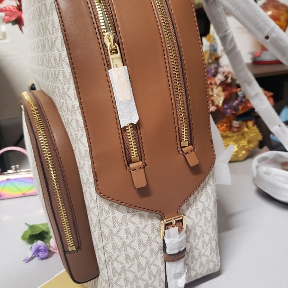 😍NWT Michael Kors Jaycee Large Backpack - Picture 3 of 6